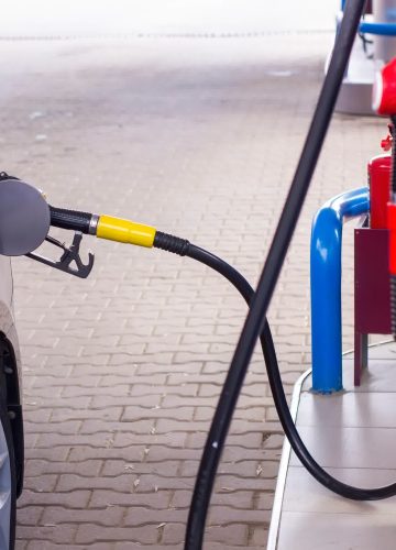 petrol-pump-filling-fuel-nozzle-in-fuel-tank-of-ca-2024-09-13-11-48-33-utc 2